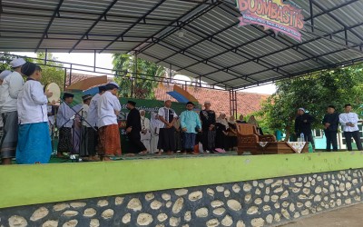 Peringatan Isro dan Mi'roj bersama Warga Sekolah